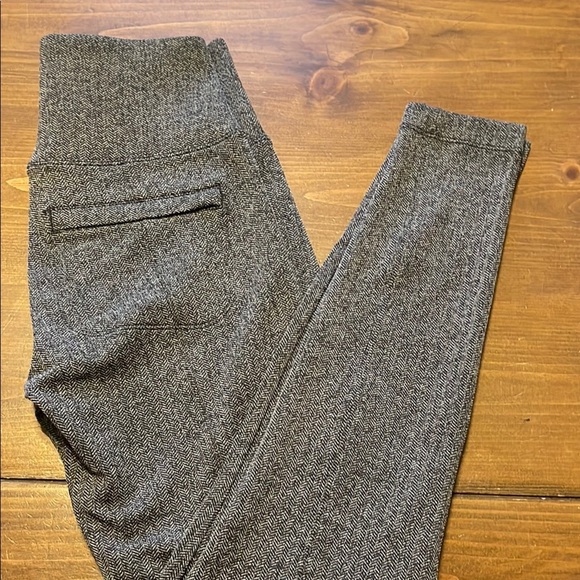 Athleta Gray Leggings with Stretchy Fabric and Full Length Fit - Picture 5 of 5